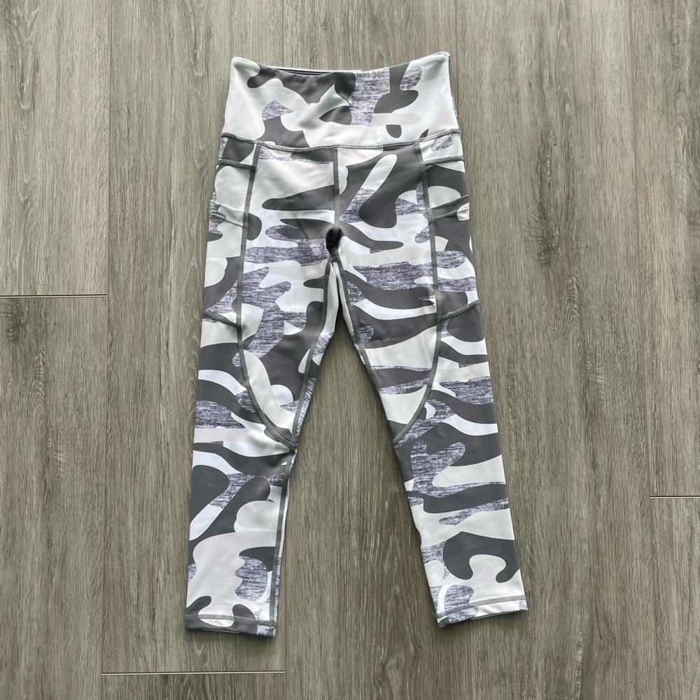 New without tags (I have the original bag) Zyia pocket leggings
